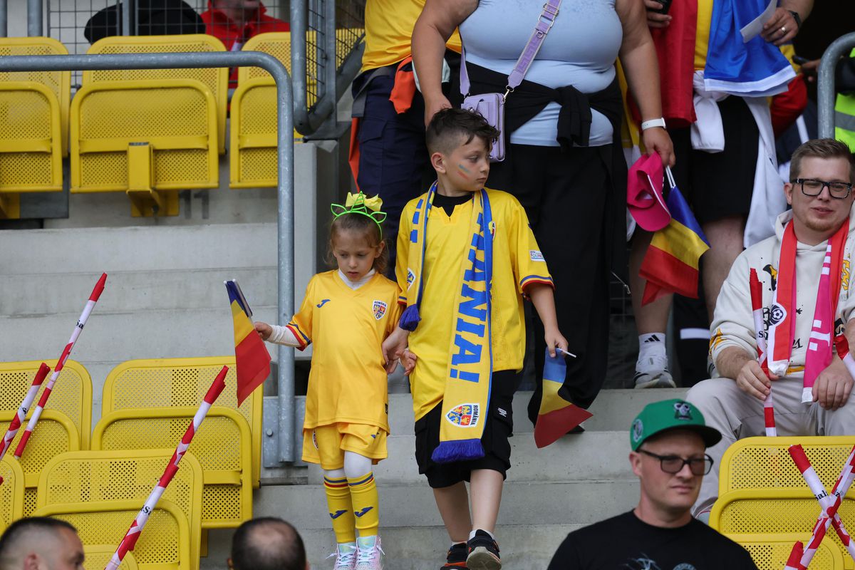Românii au cucerit stadionul din Viena la meciul cu Austria