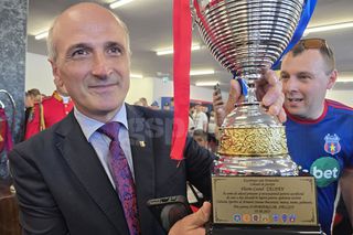 Au vrut să-i facă o surpriză „Excelenței sale” Florin Talpan, dar s-au făcut de râs » Imagini suprarealiste la aniversarea Stelei