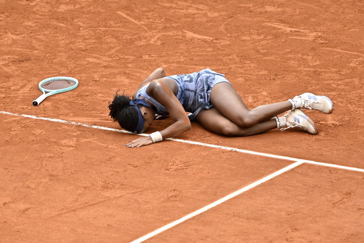 Au curs lacrimi la premiere, după finala Roland Garros! Ce au transmis campioana Gauff și finalista Sabalenka
