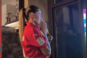 Mândră de iubitul titular în naționala României! I-a făcut galerie în fața televizorului: „Nu știți câte emoții am”