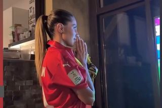 Mândră de iubitul titular în naționala României! I-a făcut galerie în fața televizorului: „Nu știți câte emoții am”