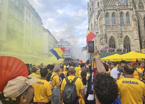 10 imagini EPICE înainte de Austria - România: fanii „tricolori” din „Zidul Galben” chiar au imaginație! GALERIE FOTO