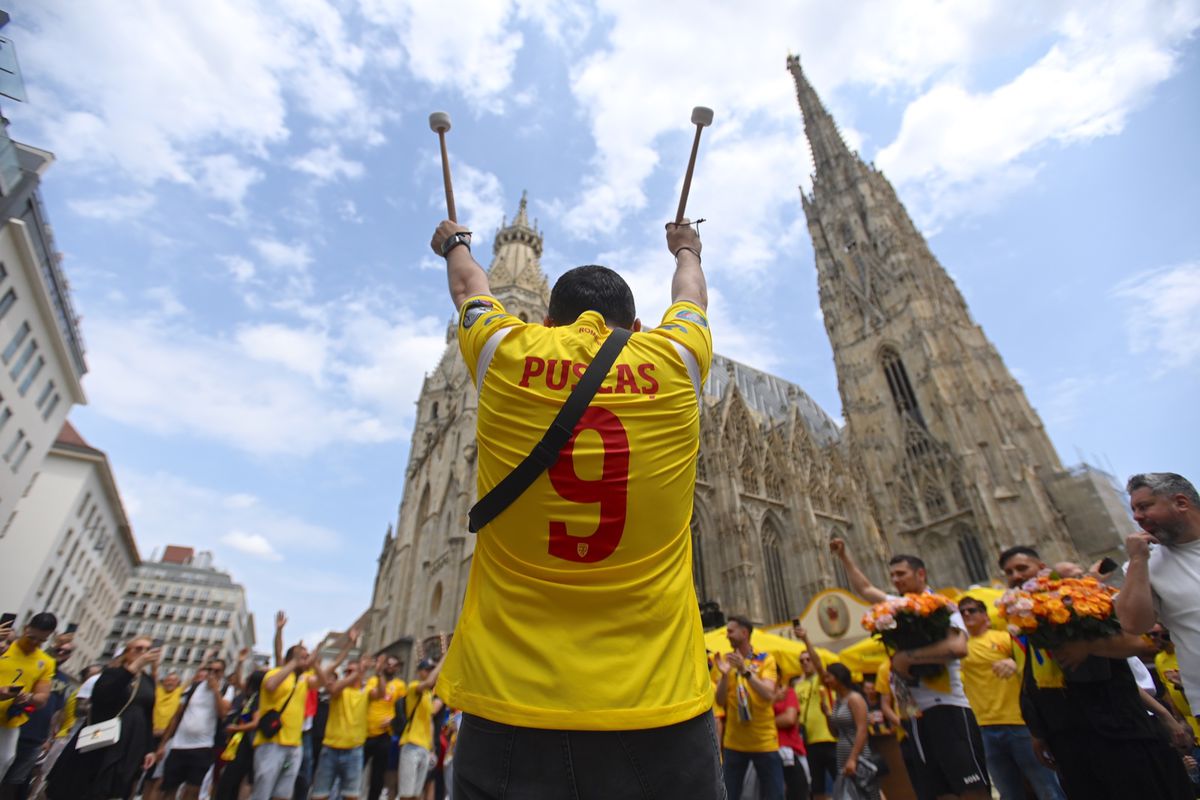 Fanii României în Stephansplatz, Viena