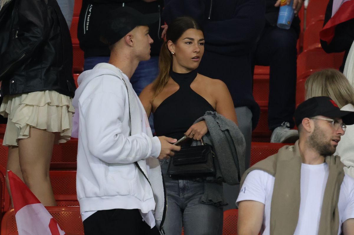 Suporterii au făcut spectacol în tribune la Austria - România 2-1