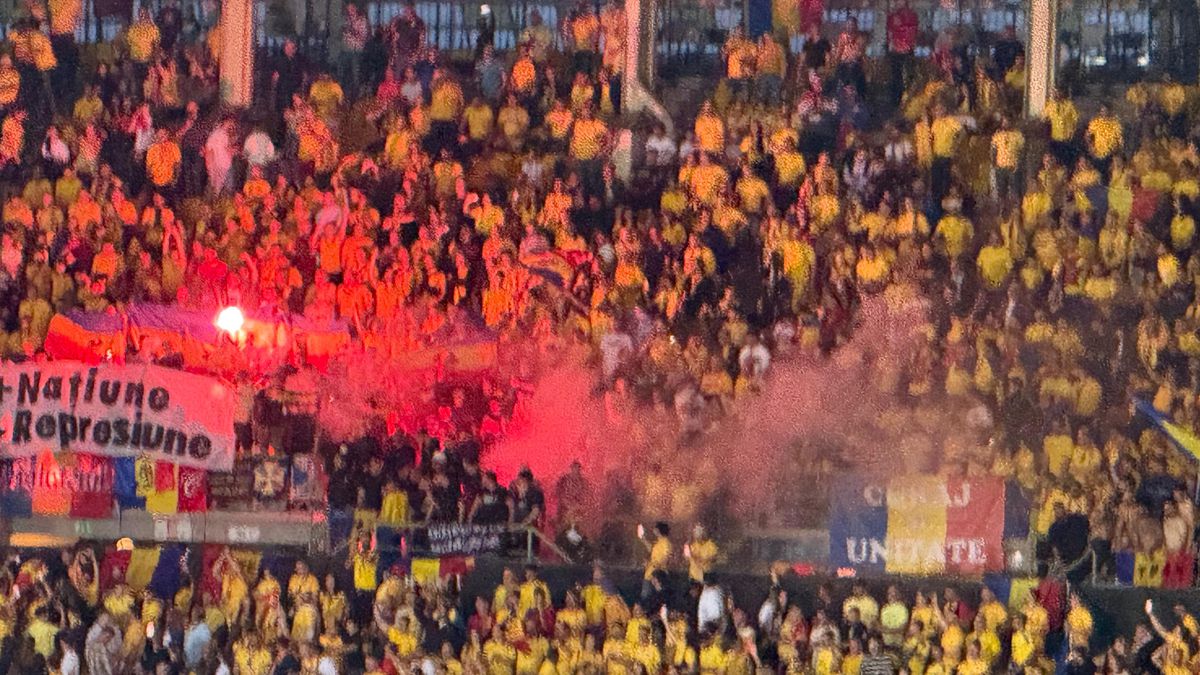 Suporteri romani în Austria - România - torte si mesaje