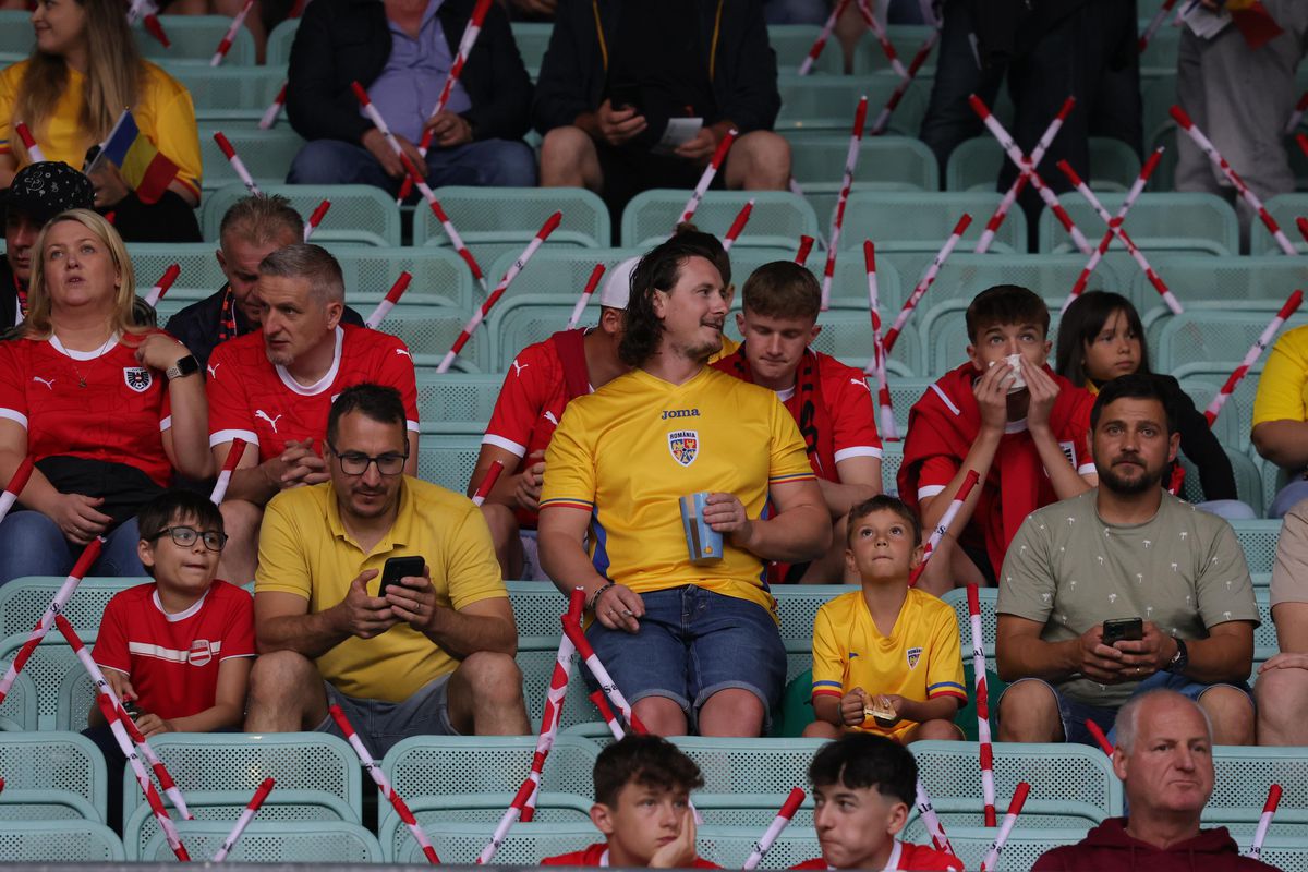 Românii au cucerit stadionul din Viena la meciul cu Austria