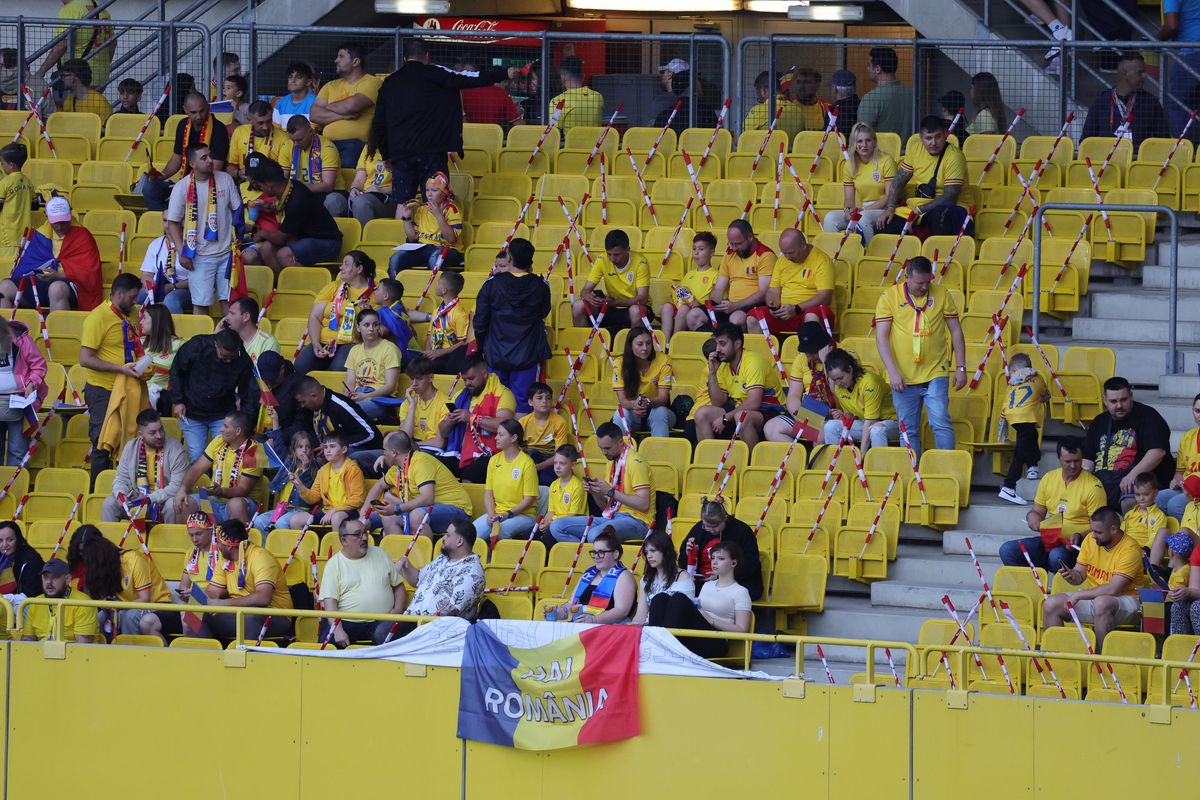 Românii au cucerit stadionul din Viena la meciul cu Austria