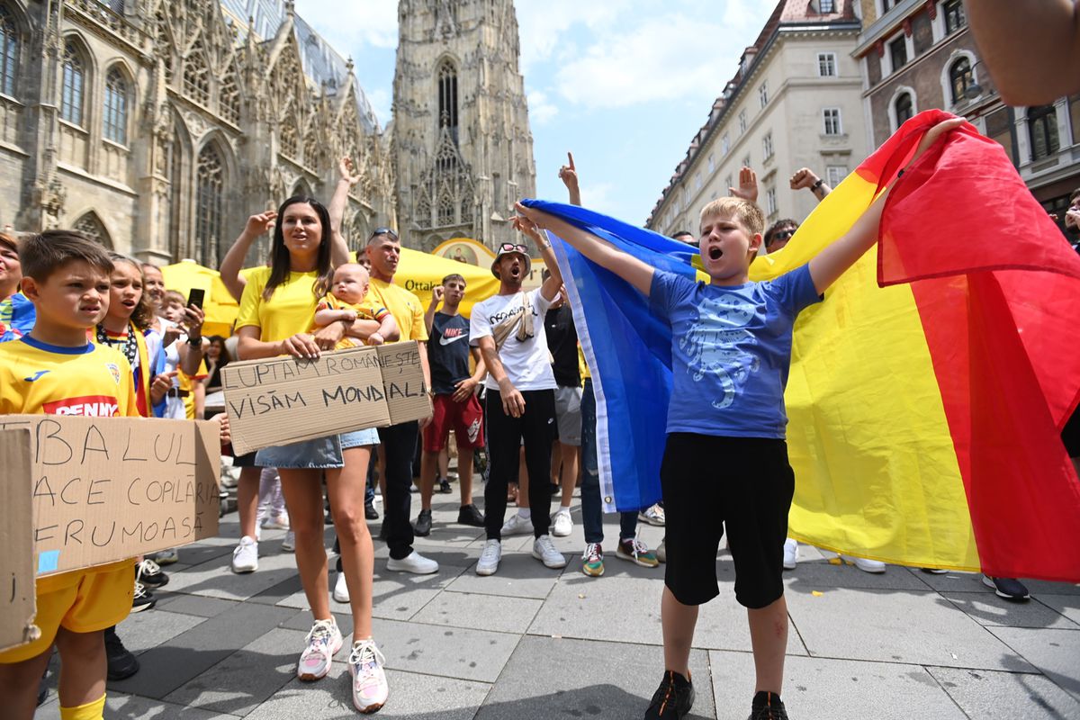 Fanii României în Stephansplatz, Viena