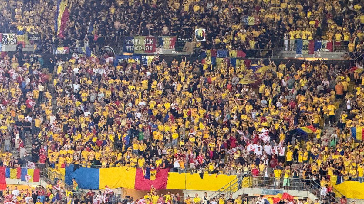 Suporteri romani în Austria - România - torte si mesaje