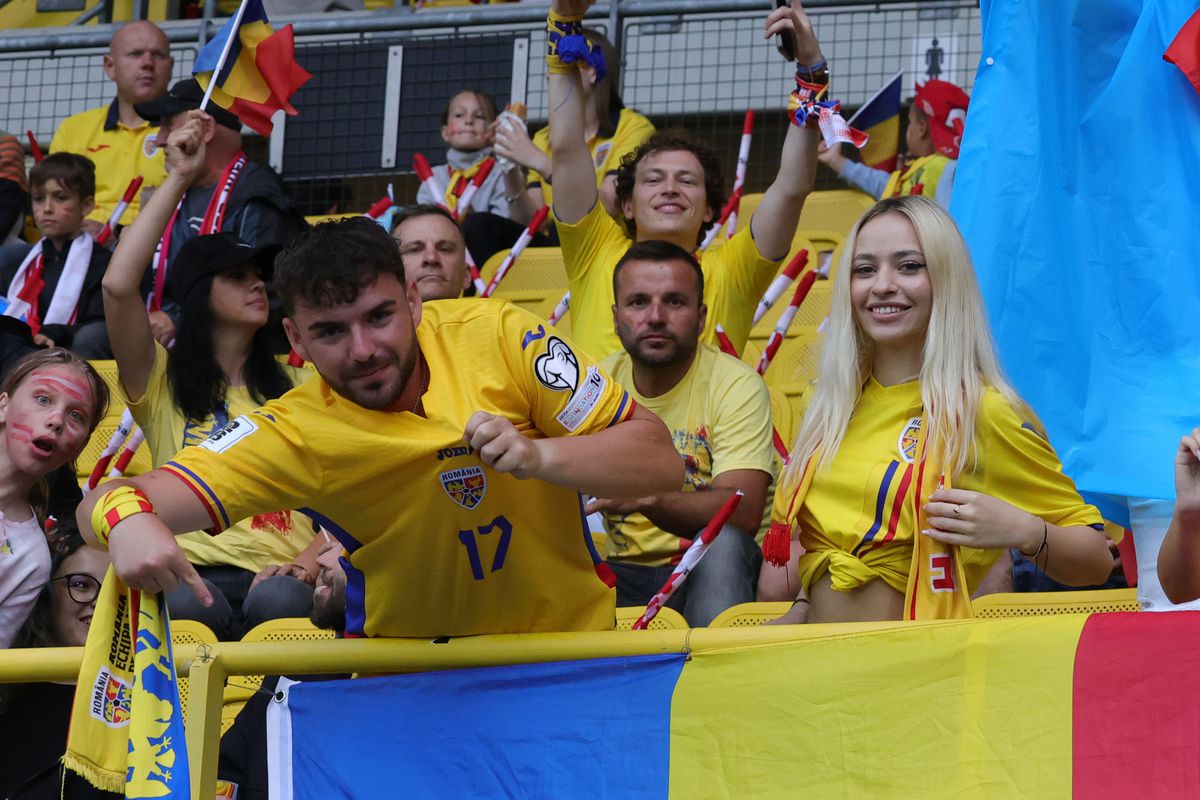 Fetele au colorat o seară tristă » Cine a câștigat duelul dintre Austria și România în tribunele „Ernst Happel”