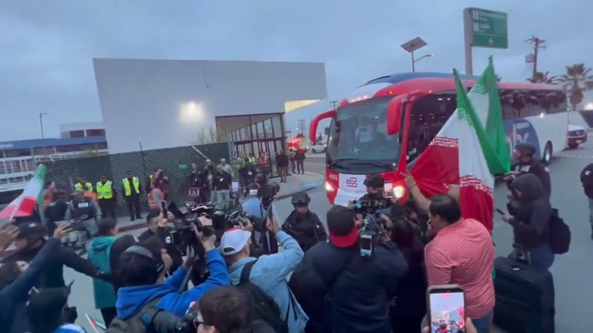 Imagini de la sosirea Iranului la Cupa Mondială » Cine i-a așteptat pe jucători pe aeroport