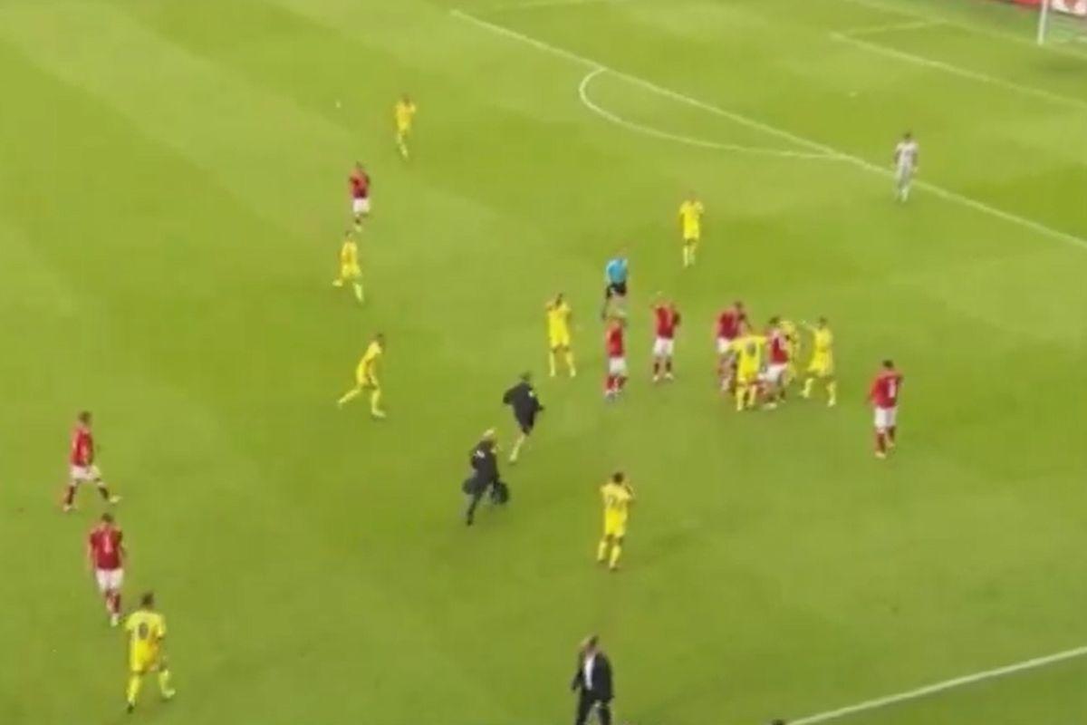 Christian Eriksen s-a prăbușit din nou pe teren, meci abandonat. Ultimele vești