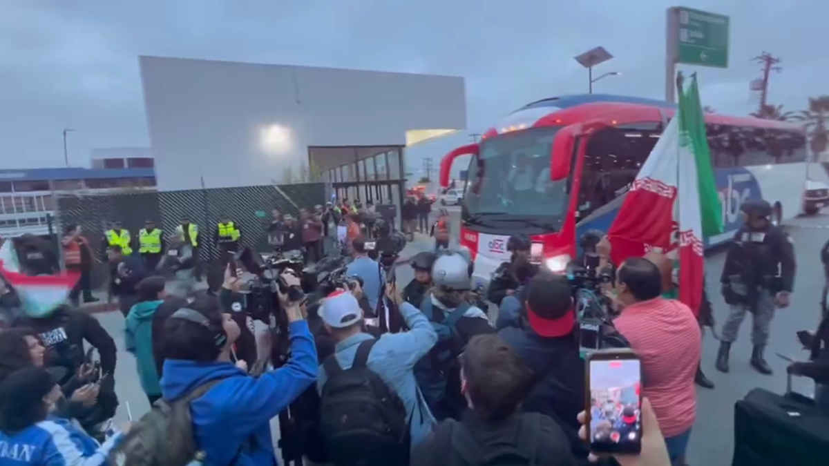 Imagini de la sosirea Iranului la Cupa Mondială » Cine i-a așteptat pe jucători pe aeroport
