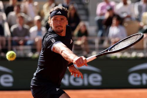 Alexander Zverev în acțiune la Roland Garros 2026 Foto: Guliver/GettyImages