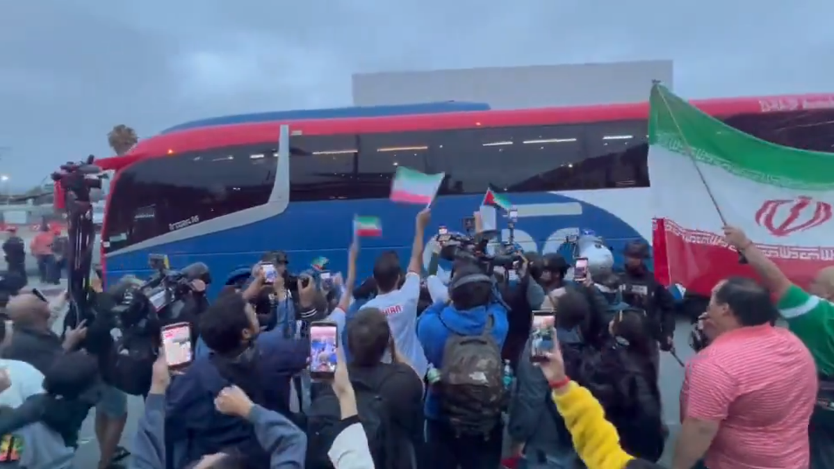 Imagini de la sosirea Iranului la Cupa Mondială » Cine i-a așteptat pe jucători pe aeroport
