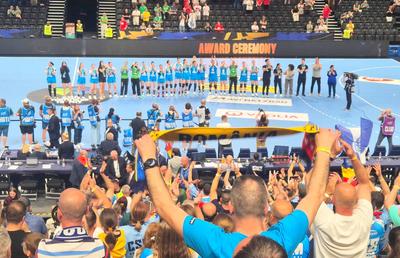 Junioarele de la CSM București n-au câștigat trofeul EHF Youth Club Trophy, dar sunt CAMPIOANELE REVENIRILOR! Finala senzațională în MVM Dome din Budapesta