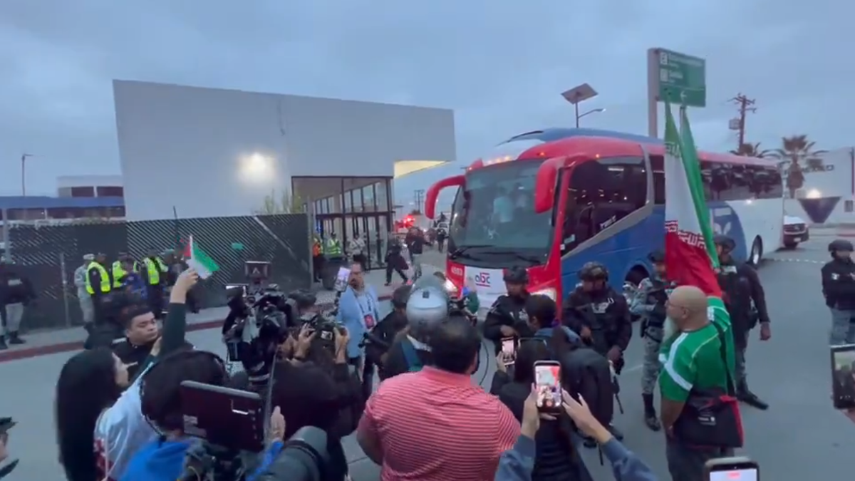 Imagini de la sosirea Iranului la Cupa Mondială » Cine i-a așteptat pe jucători pe aeroport