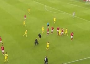 Christian Eriksen s-a prăbușit din nou pe teren în timpul meciului