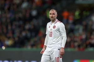 Christian Eriksen s-a prăbușit din nou pe teren în timpul meciului