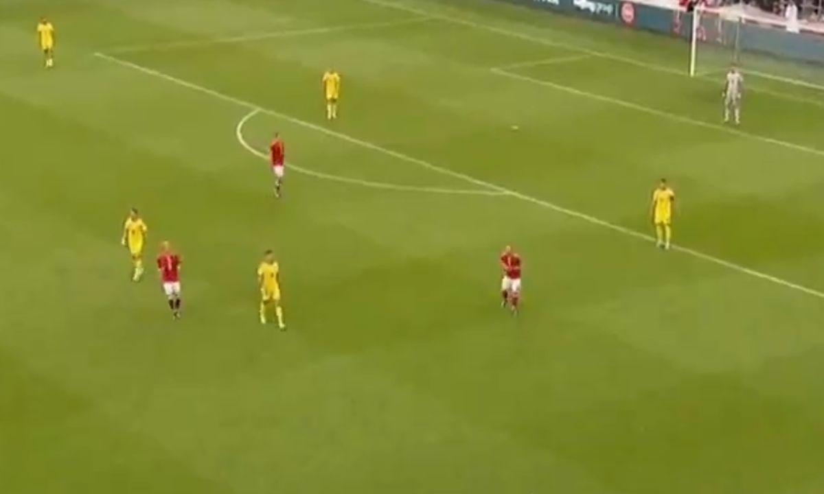 Christian Eriksen s-a prăbușit din nou pe teren, meci abandonat. Ultimele vești