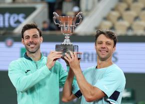 Campionii de la dublu la Roland Garros au împreună 81 de ani și nu se lasă: „Nu e niciodată târziu pentru nimeni”