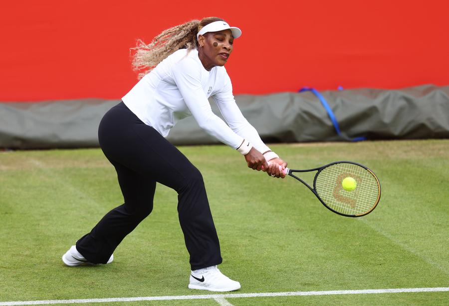 Serena Williams pe iarba de la Londra FOTO Imago Images Serena Williams, la prima conferință după ce a revenit: „Cât despre simplu, nu pot spune nici da, nici nu”