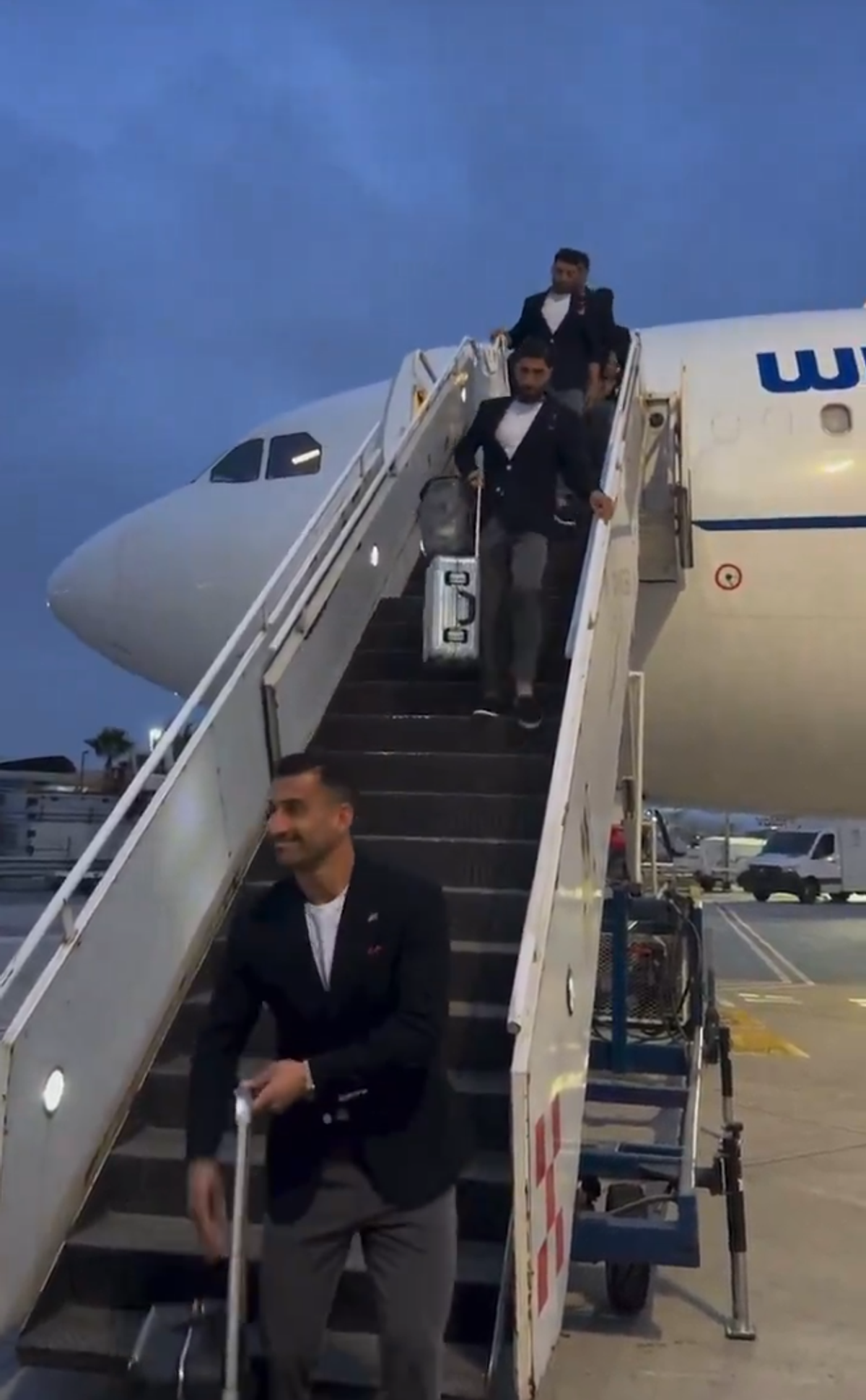 Imagini de la sosirea Iranului la Cupa Mondială » Cine i-a așteptat pe jucători pe aeroport
