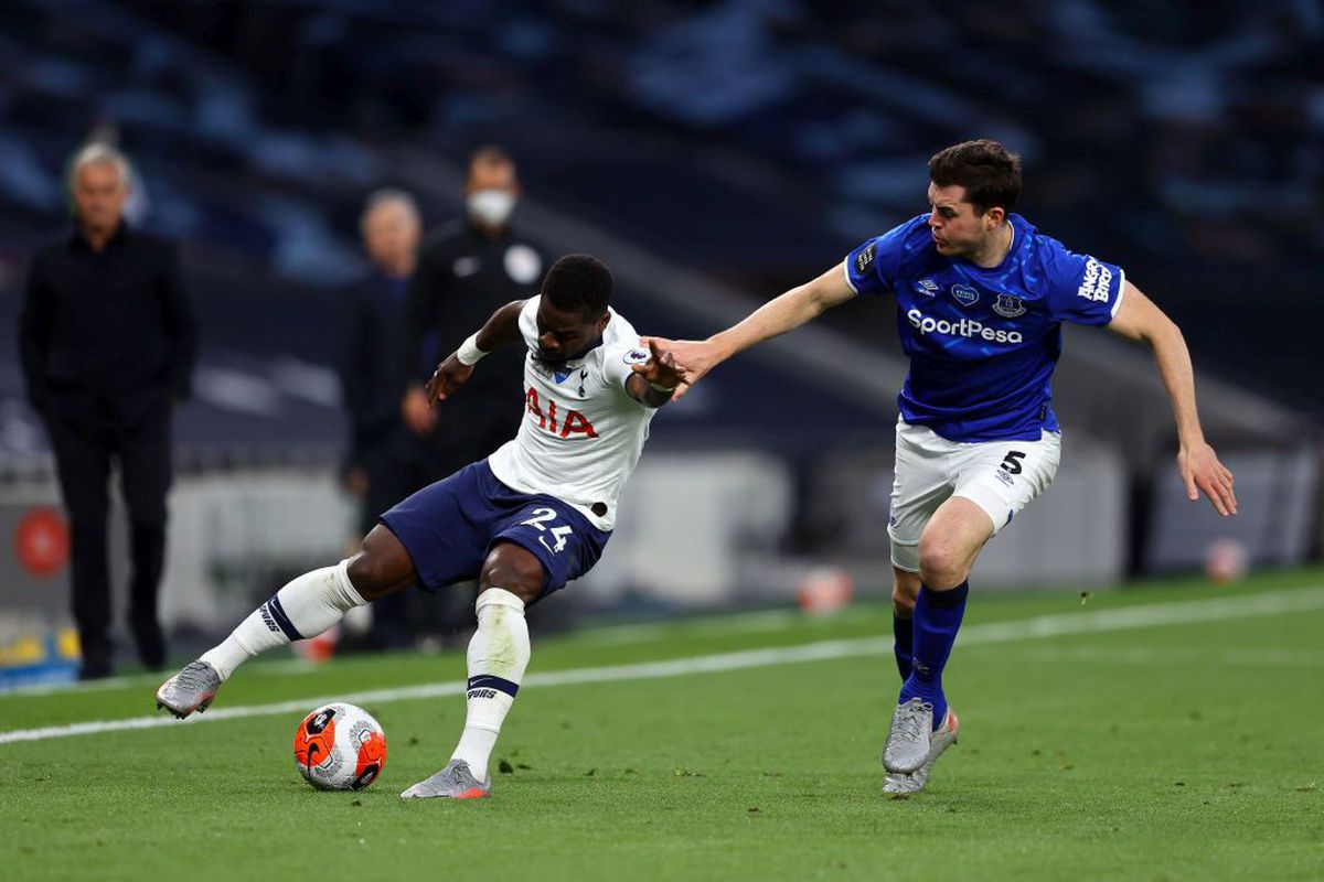 Scene incredibile în Premier League: doi jucători de la Tottenham, gata de bătaie pe teren! Jose Mourinho: „Eu sunt de vină”