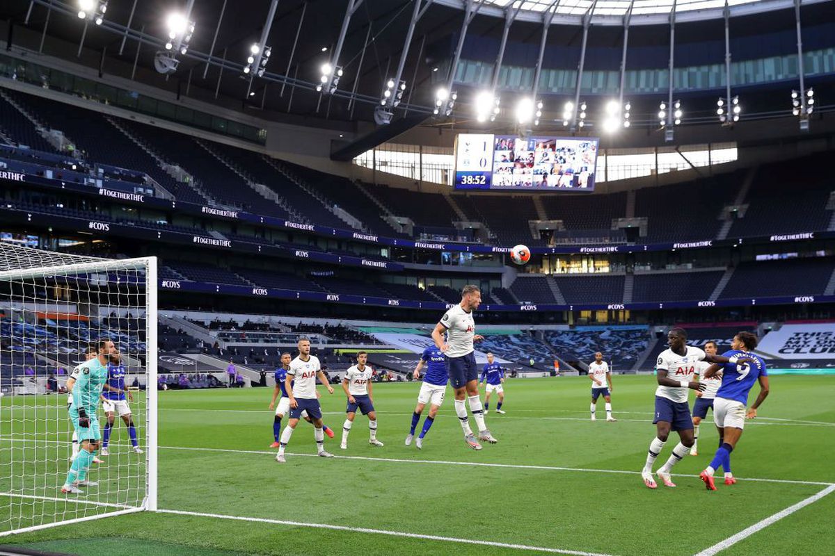Scene incredibile în Premier League: doi jucători de la Tottenham, gata de bătaie pe teren! Jose Mourinho: „Eu sunt de vină”