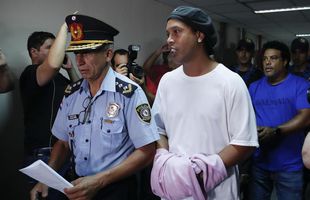Ronaldinho e de 4 luni închis în Paraguay! Avocatul protestează: „Procurorul n-are nimic împotriva lui” » Cât va mai fi reținut?