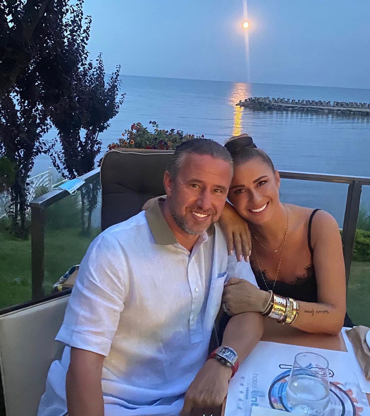 FOTO În ce stațiune din România își petrec vacanța Anamaria Prodan și Laurențiu Reghecampf » Imaginile incendiare postate de impresară