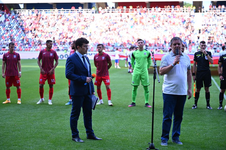 Steaua a retras numărul 7 » „Fiara”, în lacrimi! Lăcătuș, „sabotat” în timpul discursului