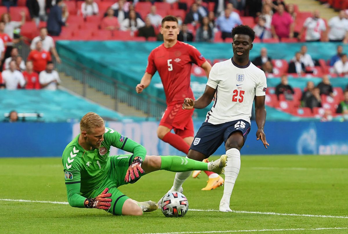 Porumboiu și Crăciunescu, atac dur la arbitrajul din Anglia - Danemarca: „Penalty-ul ca penalty-ul, dar pe-asta cum să n-o vezi? Niște mormoloci!”