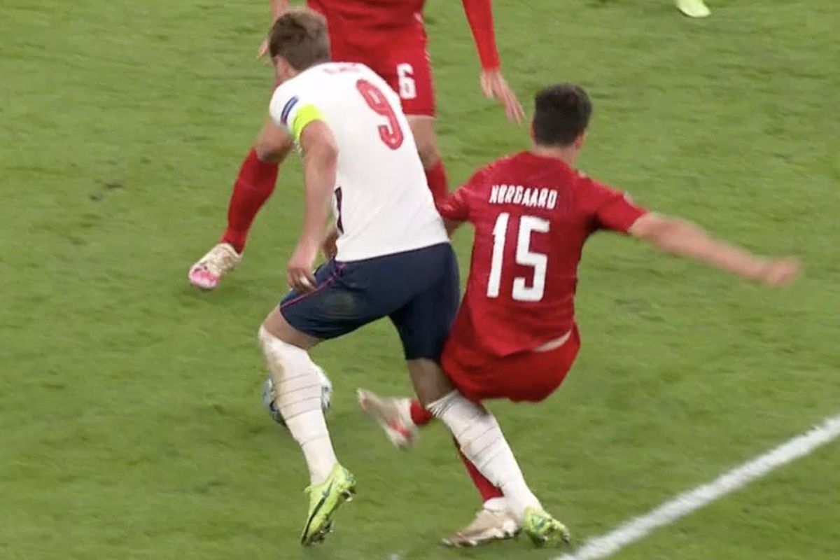 Anglia Danemarca penalty cerut de Harry Kane