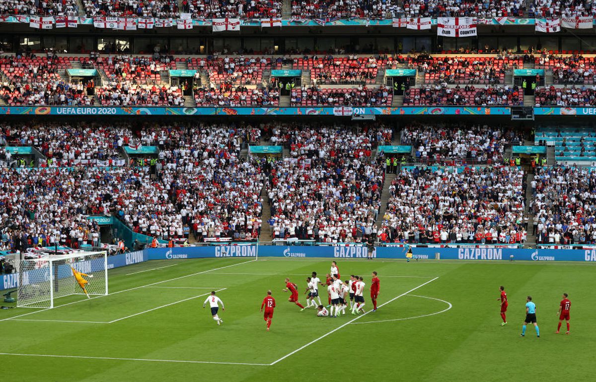 Primul gol din lovitură liberă de la Euro 2020 » Englezii sunt furioși: „Trebuia anulat! Încalcă regulamentul”