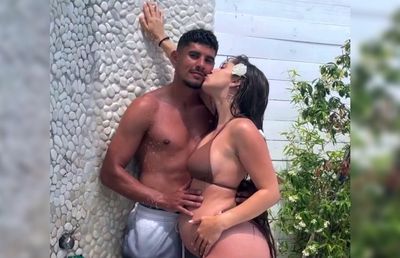 Florinel Coman a devenit tată pentru prima oară. Mesajul soției: „Cea mai grea experiență din viața mea!” + Ce nume au ales pentru fiica lor