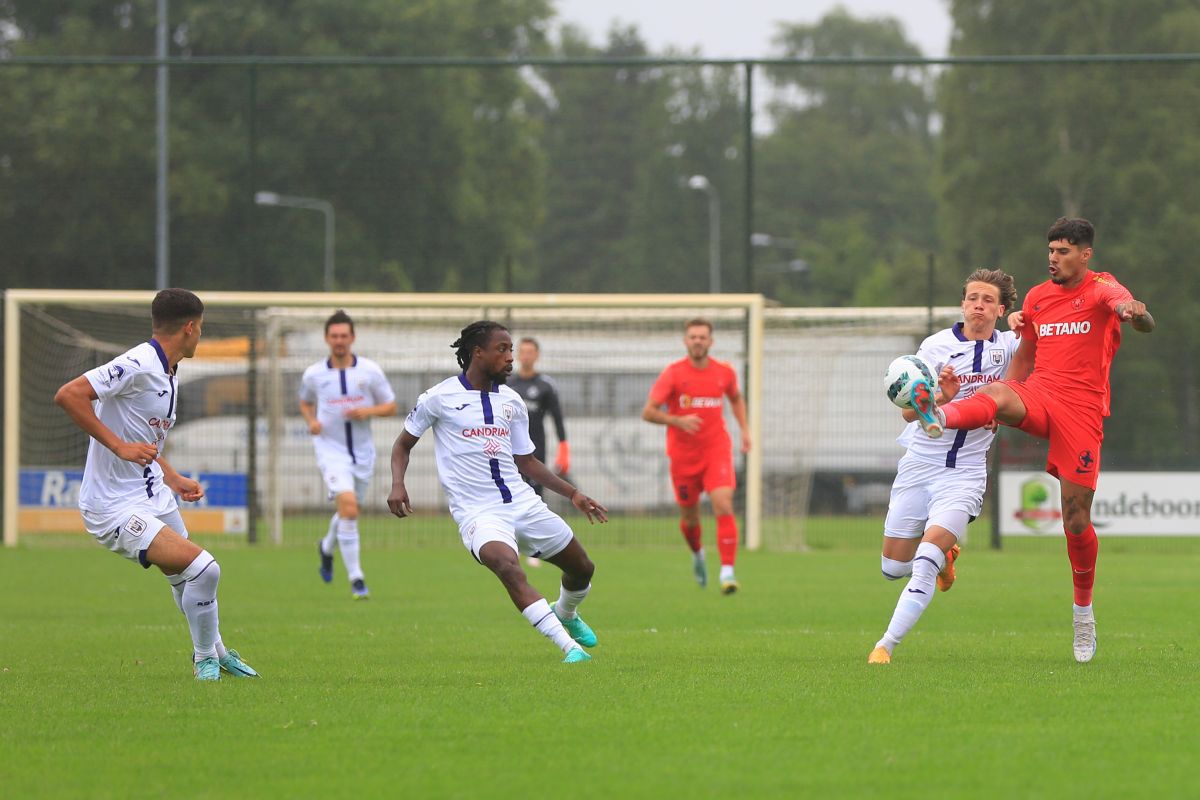 După 10 zile în cantonament cu FCSB, jurnaliștii GSP trag concluziile » Plusuri: doi fotbaliști cum nu există în Superliga! La minusuri: jucătorul care nu se mai regăsește deloc