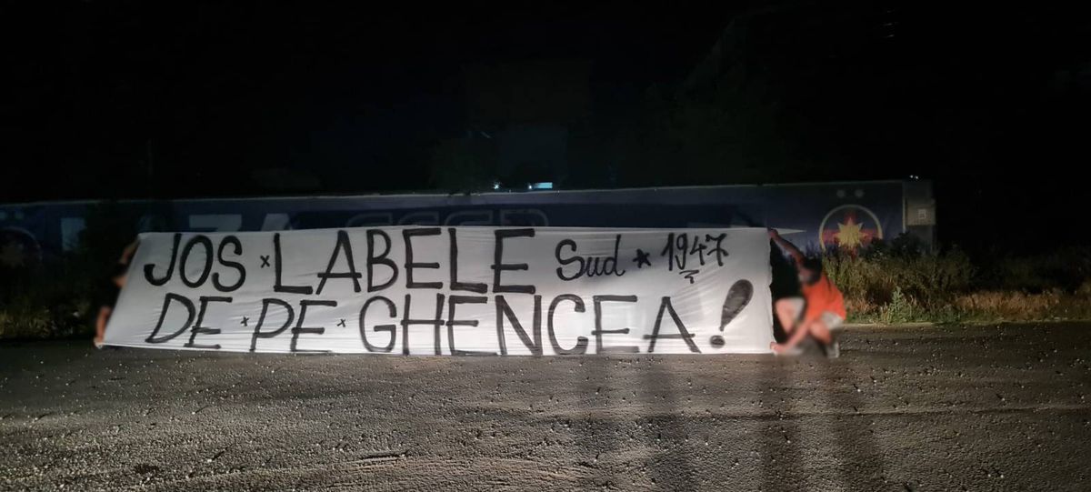 Peluza Sud Steaua a împânzit Bucureștiul cu zeci de mesaje dure anti-Becali și Ciolacu: „Jos labele de pe Ghencea!”