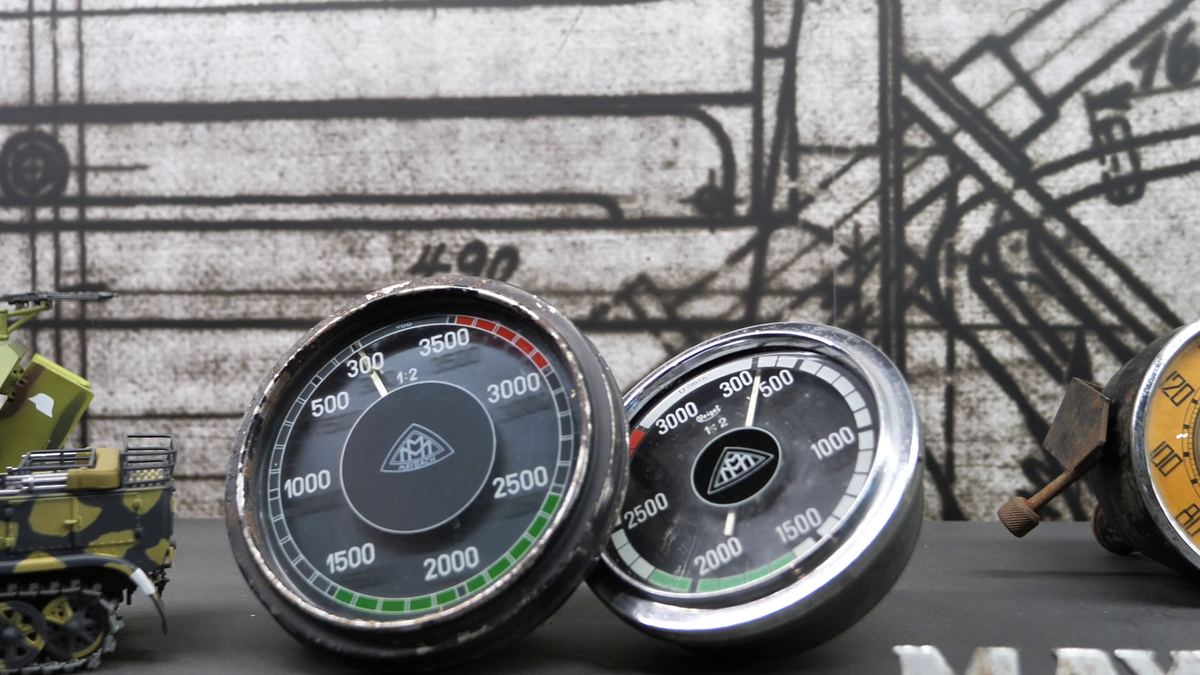 Reacție de milioane la muzeul Maybach din Bavaria, la vederea imaginilor cu Gigi Becali reparându-și limuzina cu ranga + Cum arată mașina lui Hitler