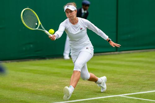 Barbora Krejcikova în acțiune la Wimbledon 2024 Foto: Imago