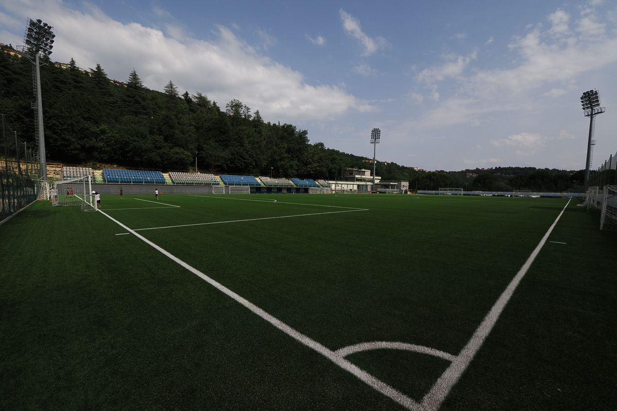 Imagini de la stadionul din San Marino