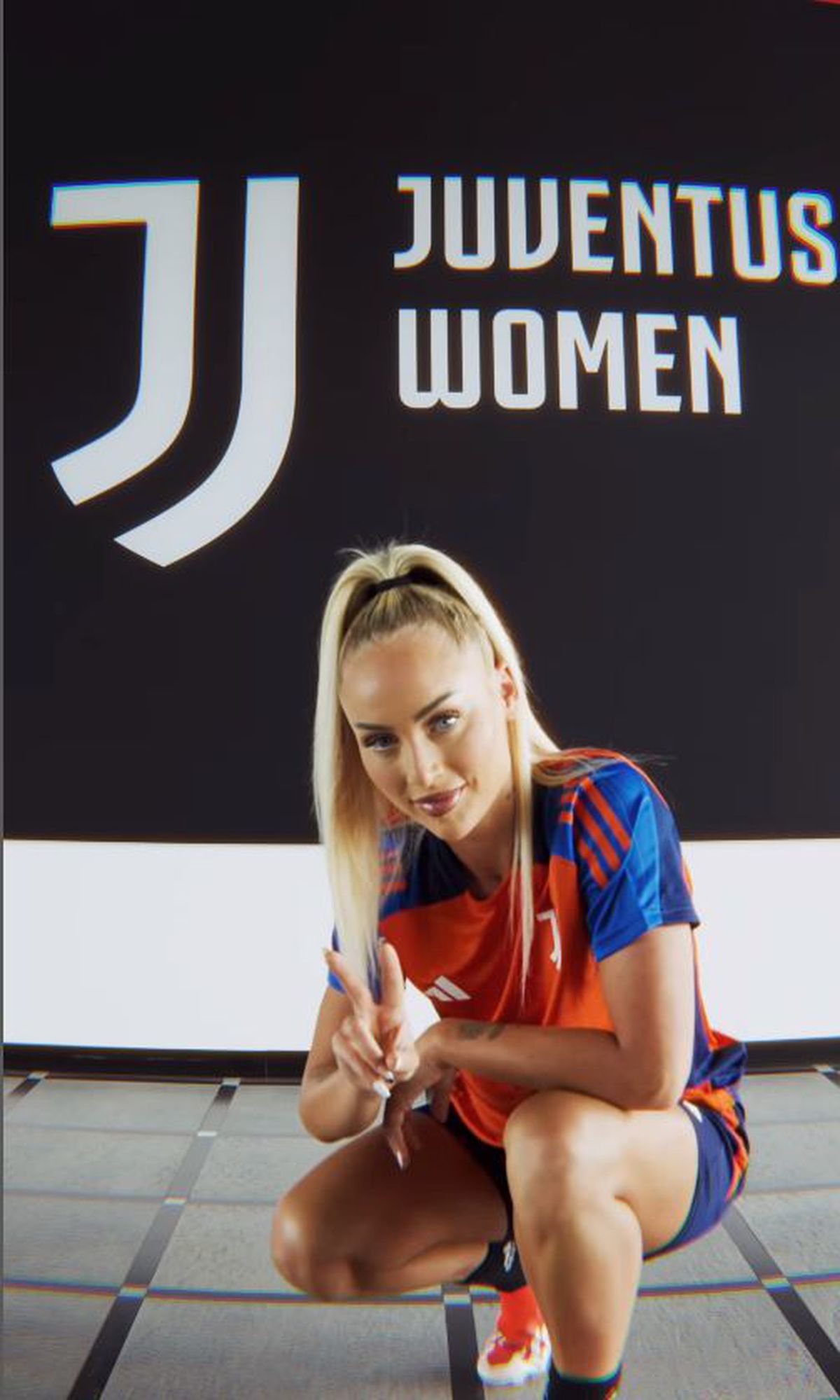 Cea mai sexy fotbalistă din lume îl face invidios și pe Cristiano Ronaldo cu ultima execuție! Reușita a ajuns rapid virală