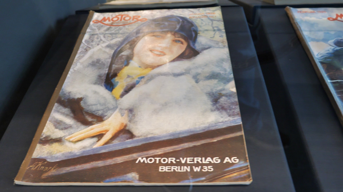 Reacție de milioane la muzeul Maybach din Bavaria, la vederea imaginilor cu Gigi Becali reparându-și limuzina cu ranga + Cum arată mașina lui Hitler