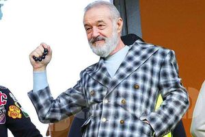 Gigi Becali a împărțit deja banii pentru victoria cu Feyenoord: „Azi am dat 50.000 de euro, o mașină și un apartament”