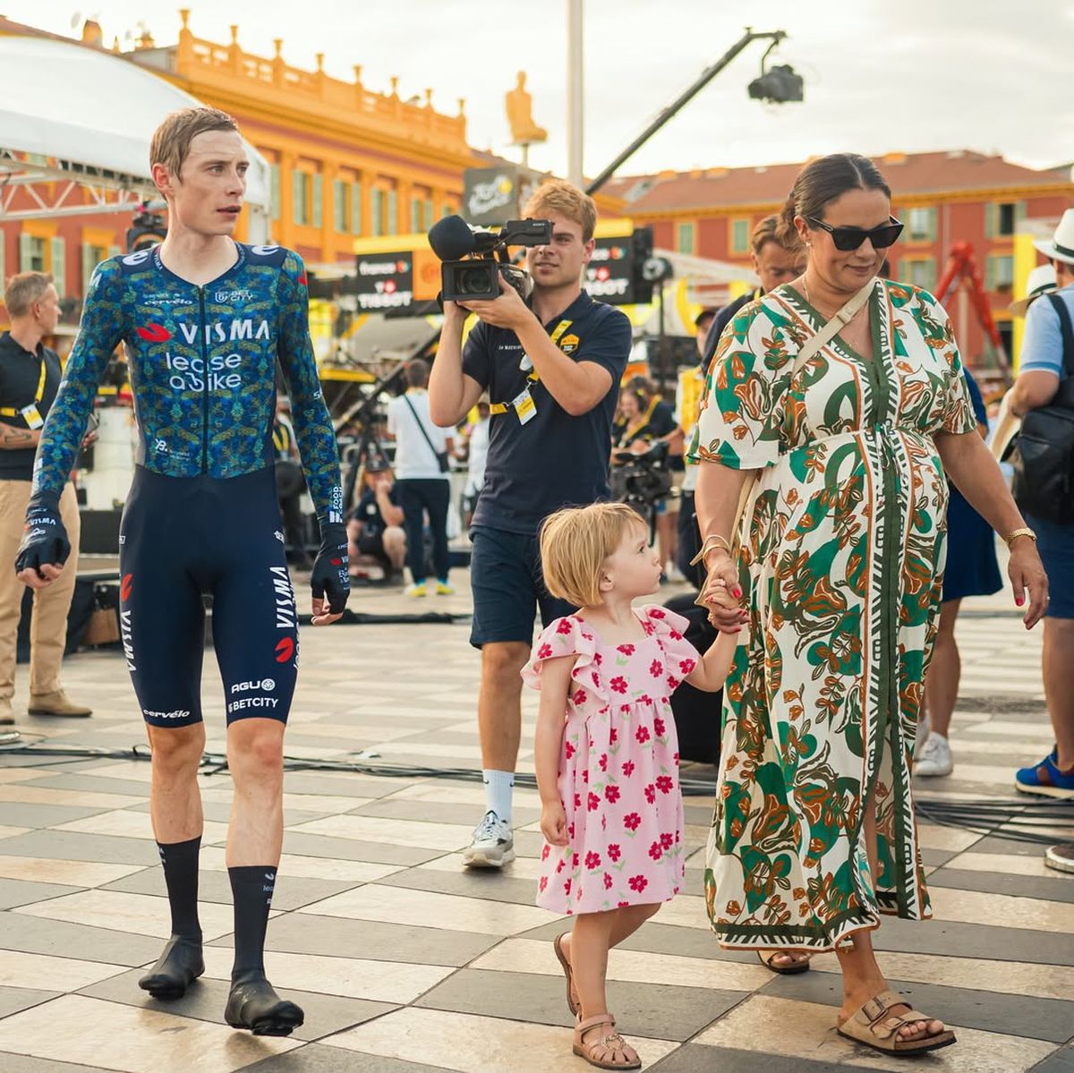 Dublul câștigător al Turului Franței, „aruncat” de soția lui în controversa momentului în ciclism: „Echipa îl împinge prea mult acum”