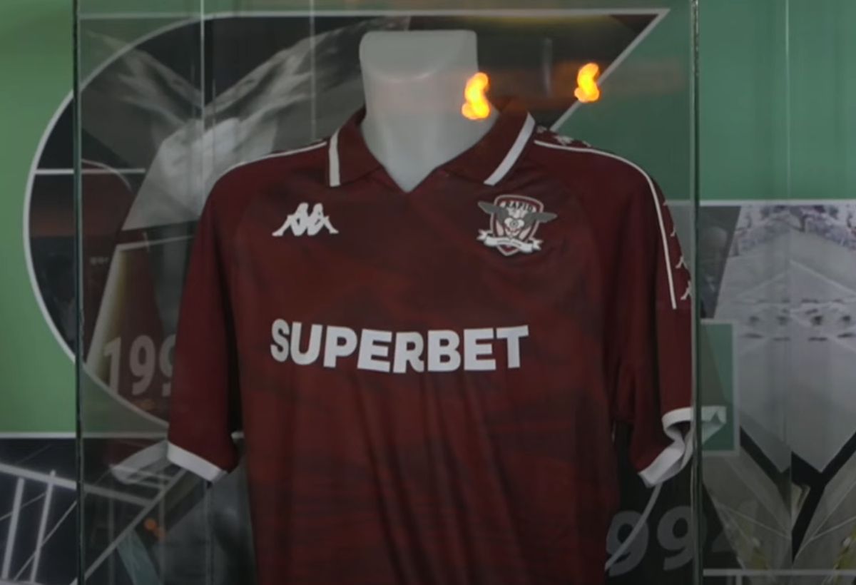 Fanii Rapidului au luat foc după ce au văzut noile echipamente pentru sezonul 2025/2026: „Cel mai urât din istoria clubului”