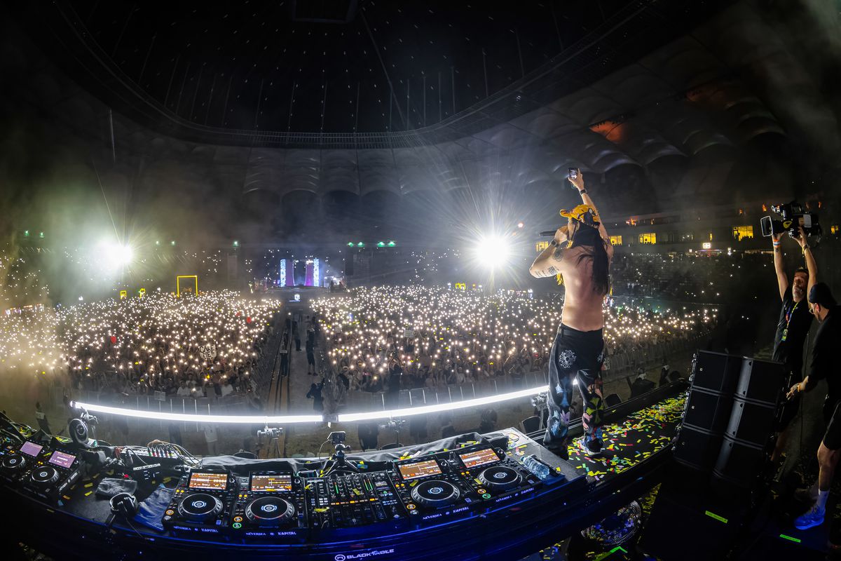 155.000 de participanți la Neversea Kapital » Florin Salam, Lost Frequencies și Steve Aoki au „rupt” Arena Națională
