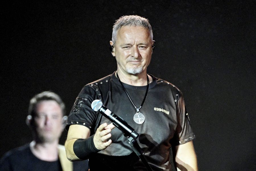 Portarul unui club de handbal din Serbia, dat afară după ce a participat la concertul unui croat asociat cu mișcarea fascistă: „Ofensează amintirea miilor de victime”