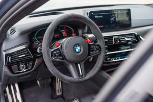 A mers 190 de kilometri cu un BMW și l-a vândut cu profit de aproape 50.000 de euro » Detalii incredibile la „bestia” bavareză