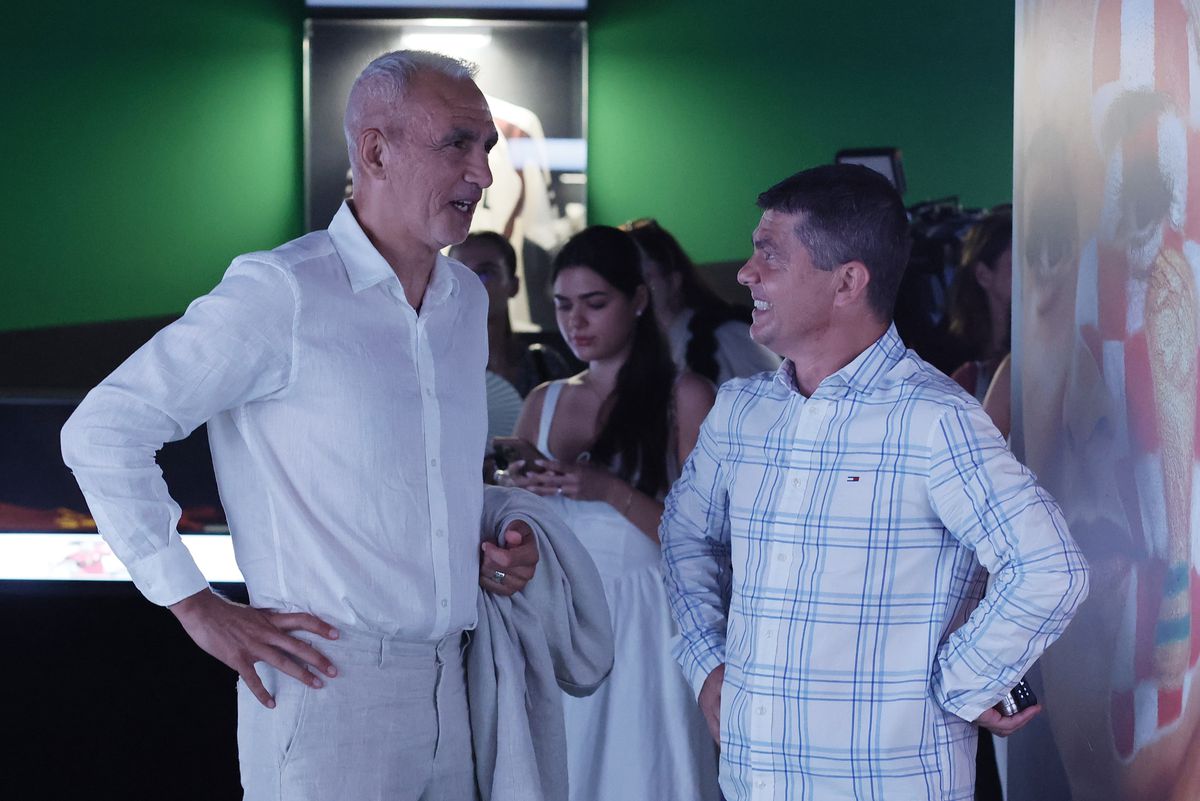 Foto-ironia lui Daniel Niculae! A reacționat cu un singur cuvânt după ce Rapid și-a prezentat echipamentele